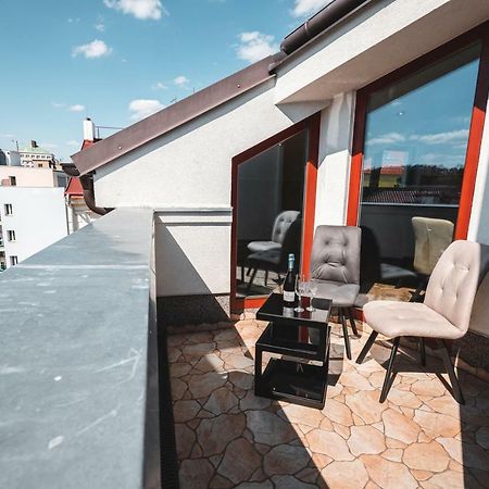 Point Flat, Beautiful View From Terrace To Prague Castle Apartment Exterior photo